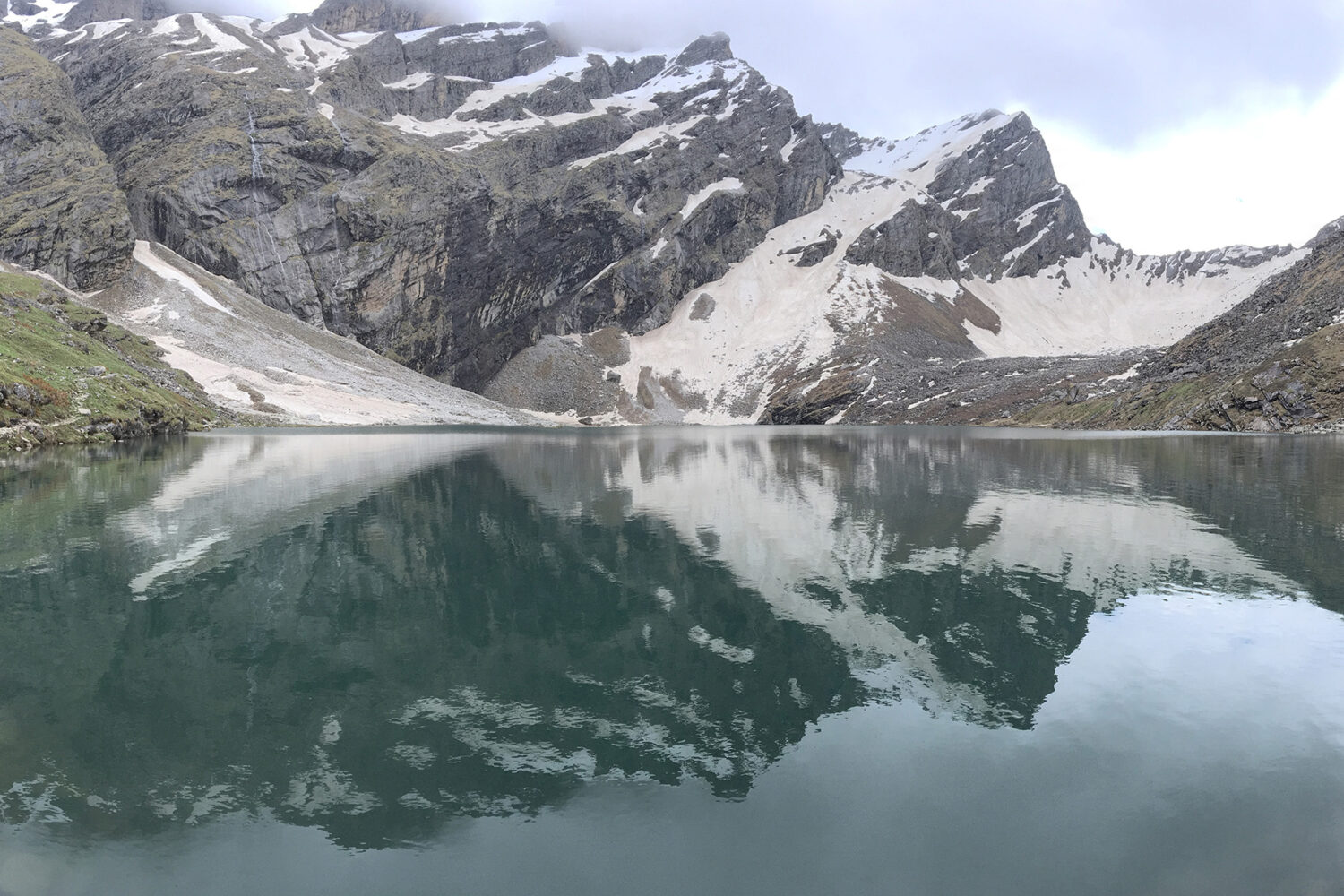 Hemkund Sahib Lake